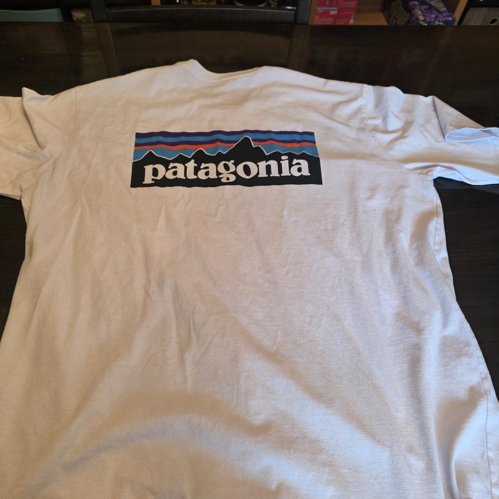 Patagonia White Graphic T-Shirt Xl